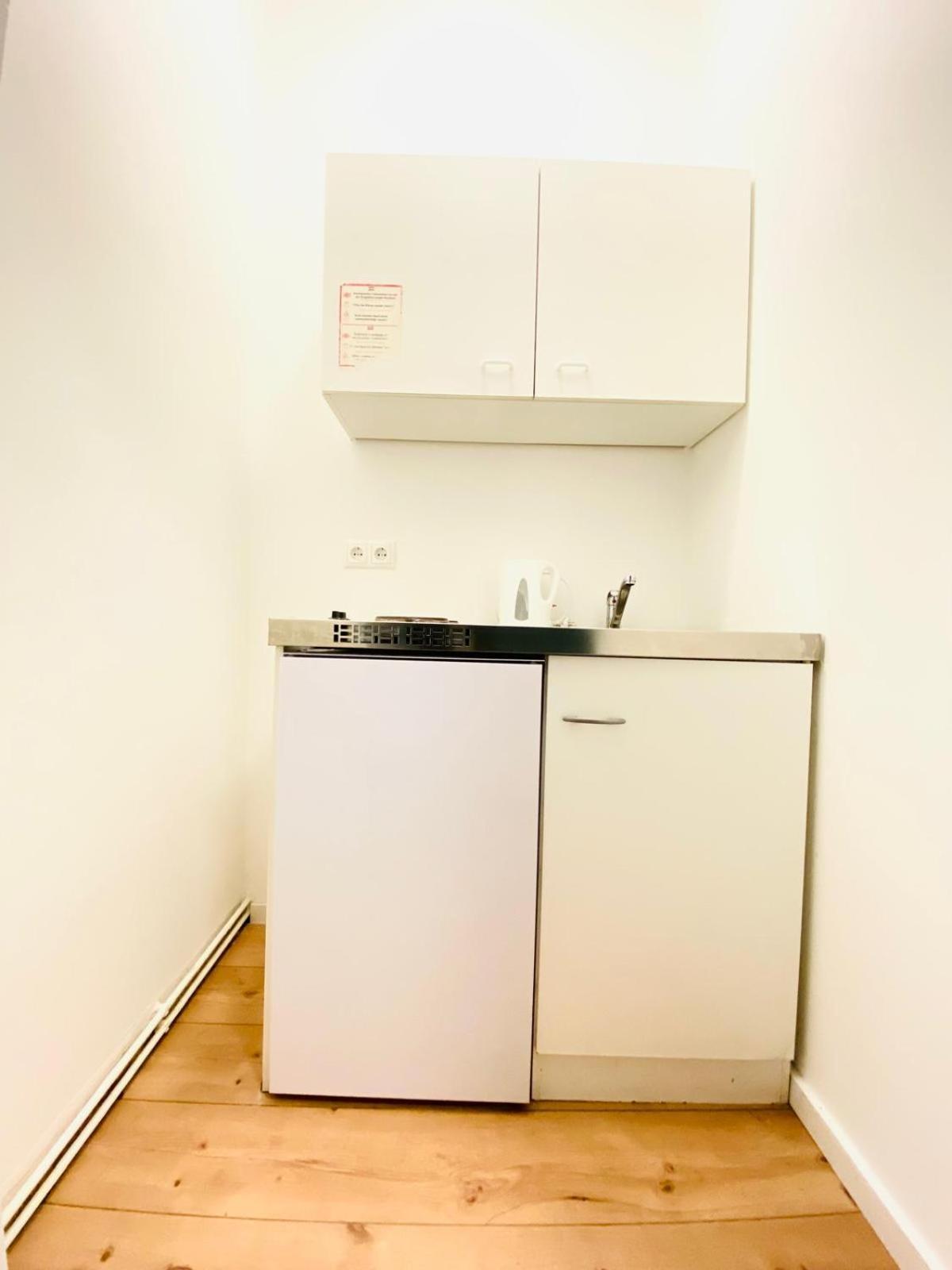 8 Fully Equipped Studio Shared Apt W Terrace Margareten Виена Екстериор снимка