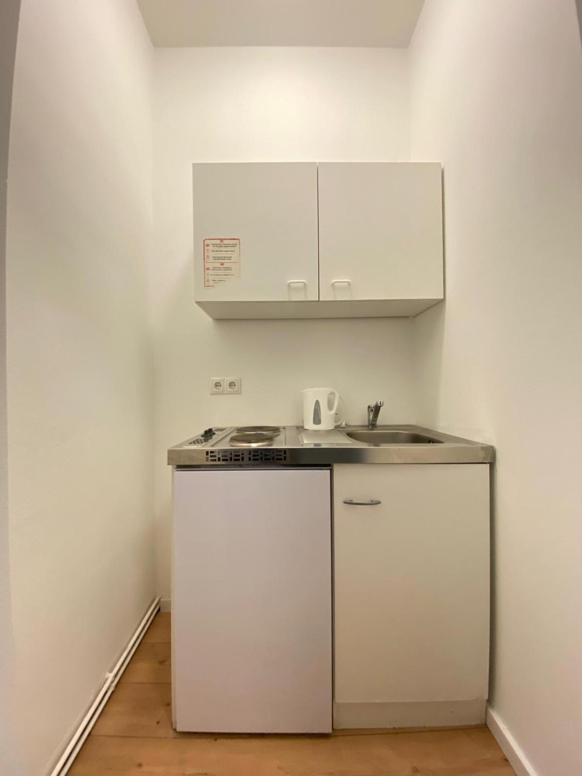 8 Fully Equipped Studio Shared Apt W Terrace Margareten Виена Екстериор снимка