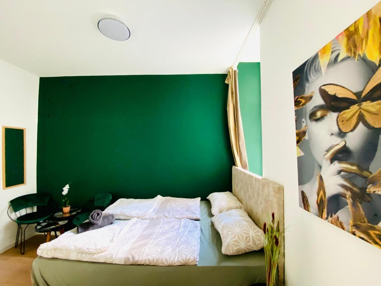 8 Fully Equipped Studio Shared Apt W Terrace Margareten Виена Екстериор снимка