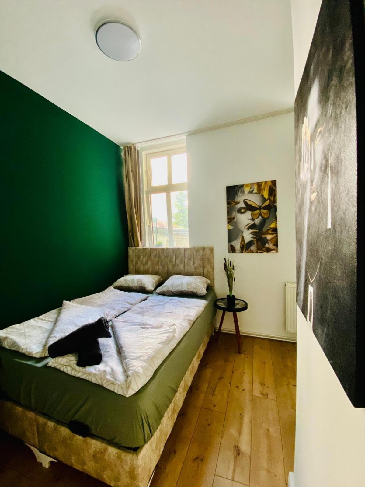 8 Fully Equipped Studio Shared Apt W Terrace Margareten Виена Екстериор снимка