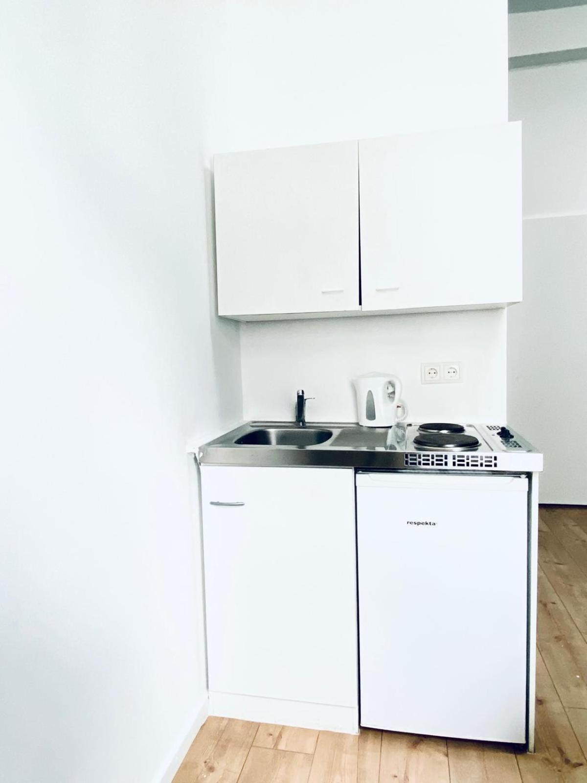 8 Fully Equipped Studio Shared Apt W Terrace Margareten Виена Екстериор снимка