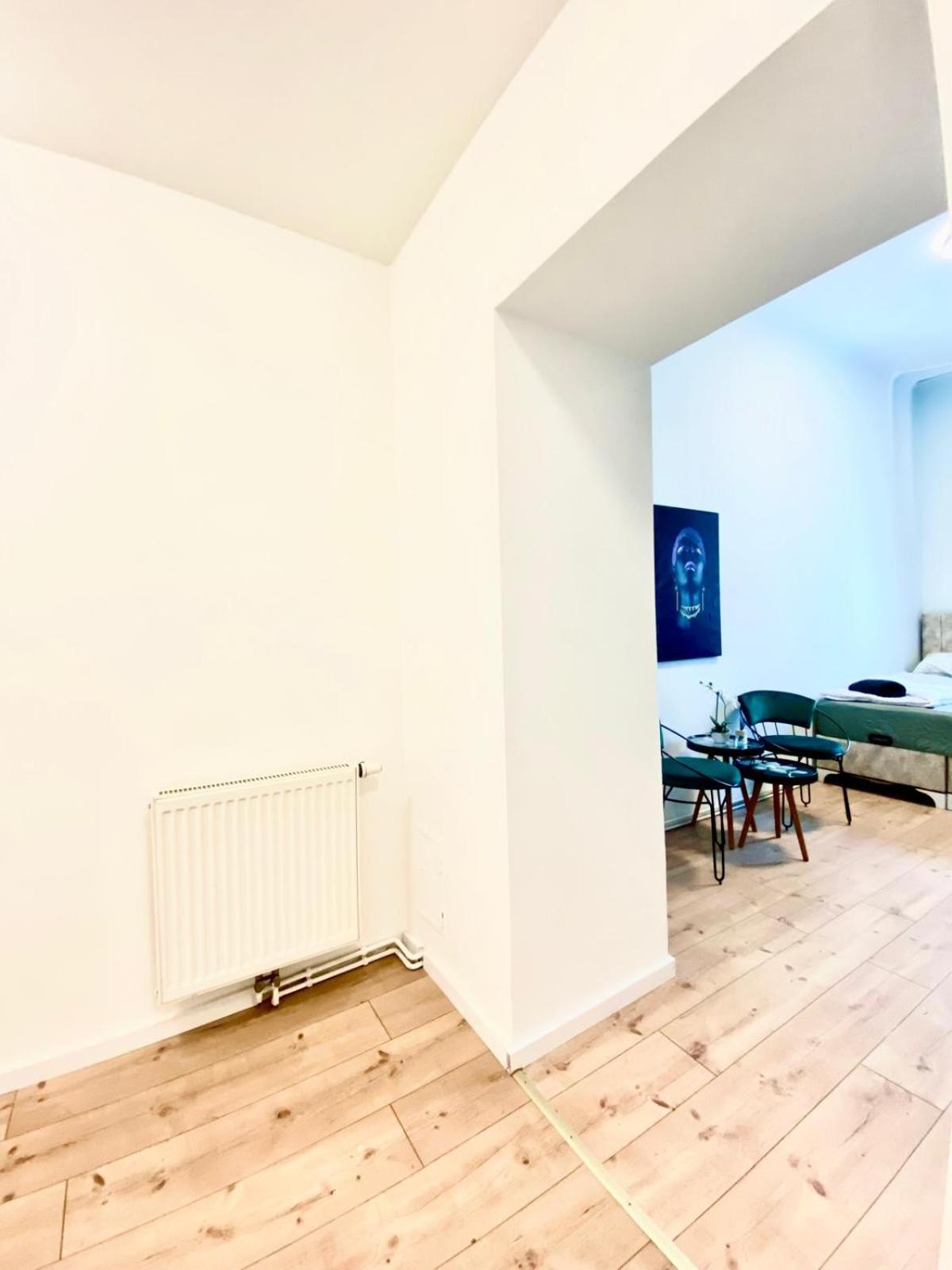 8 Fully Equipped Studio Shared Apt W Terrace Margareten Виена Екстериор снимка