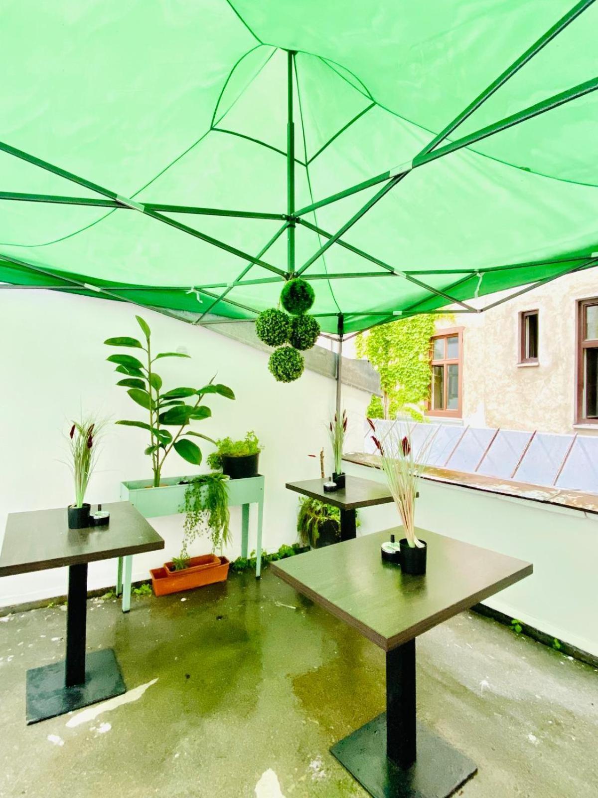 8 Fully Equipped Studio Shared Apt W Terrace Margareten Виена Екстериор снимка